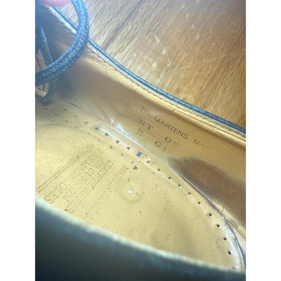 Dr. Martens Vtg Size 9 Black Leather The Original Oxford Shoes England Loafers main image 7